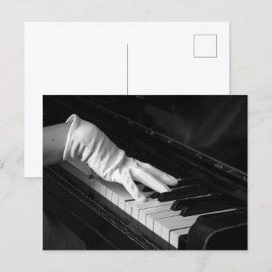Die Nähe zum Piano-Makro, Handspiel Postkarte