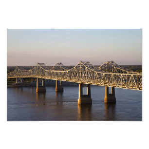 Die Natchez-Vidalia-Brücke, die über die Fotodruck