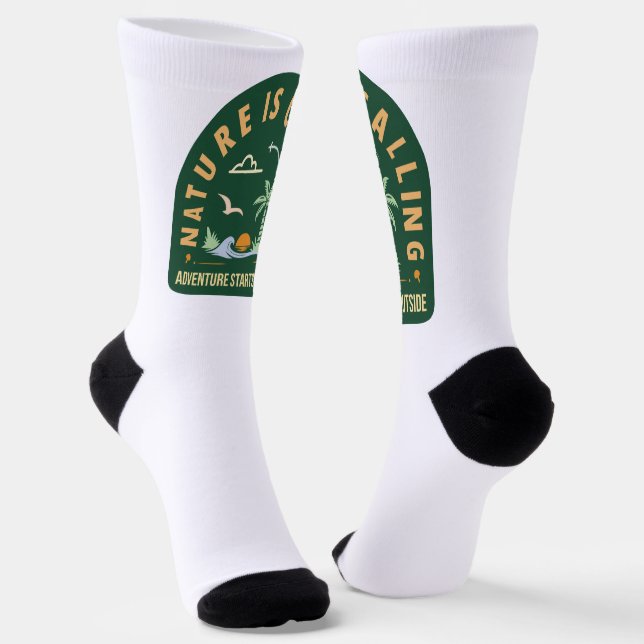 Die Natur ruft – Abenteuer beginnen draußen Socken (Gewinkelt)