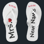 Die neue Frau ... Personalisierte Flip Flops<br><div class="desc">Diese Flip-Flops können in jede Hintergrundfarbe von Zazzle geändert werden. Sie personalisieren diese Flip Flops mit Ihrem neuen Namen " Mrs. ... " und einem besonderen Datum,  wann Sie sich oder Hochzeit. Karo aus den vielen Designs,  die wir in unserem Geschäft haben.</div>