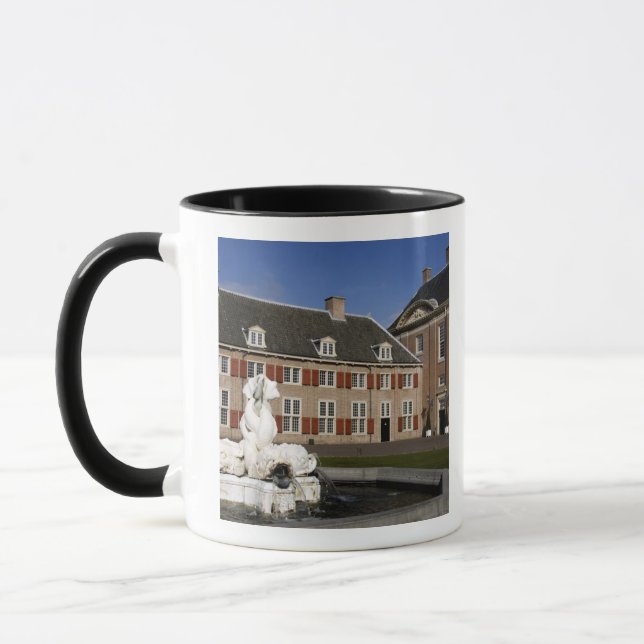 Die Niederlande (alias Holland), Apeldoorn nahe Tasse (Links)