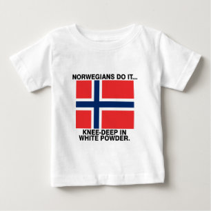 Die Norweger tun es... Knietief in weißem Pulver Baby T-shirt