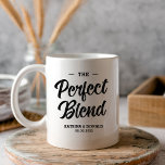 Die perfekte Blend-Kaffee-Hochzeitsgeschenk-Tasse Tasse<br><div class="desc">Die perfekte Mischung. Fügen Sie Ihrer Hochzeit oder Ihrem Brautparty eine lustige Touch von Farbe und einzigartigem Stil hinzu. Eine Brautparty Gunst Tasche ist eine gute Ergänzung zur Party Planung. Diese einzigartigen Taschen werden leicht als Geschenk verwendet und können als schöne Dekoration an Ihrem Hochzeitsempfang oder Brautparty dienen. Der perfekte...</div>