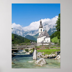 Die Pfarrkirche Ramsau in Bayern, Deutschland Poster