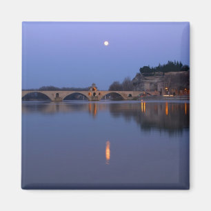 Die Pont St. Benezet-Brücke in Avignon an der Magnet