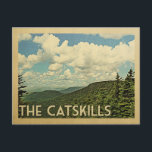 Die Postkarte New York Vintage Travel<br><div class="desc">Das Catskills New York Design im Vintage Travel Stil mit einem weiten Blick auf die Natur mit Bäumen und Bergen.</div>