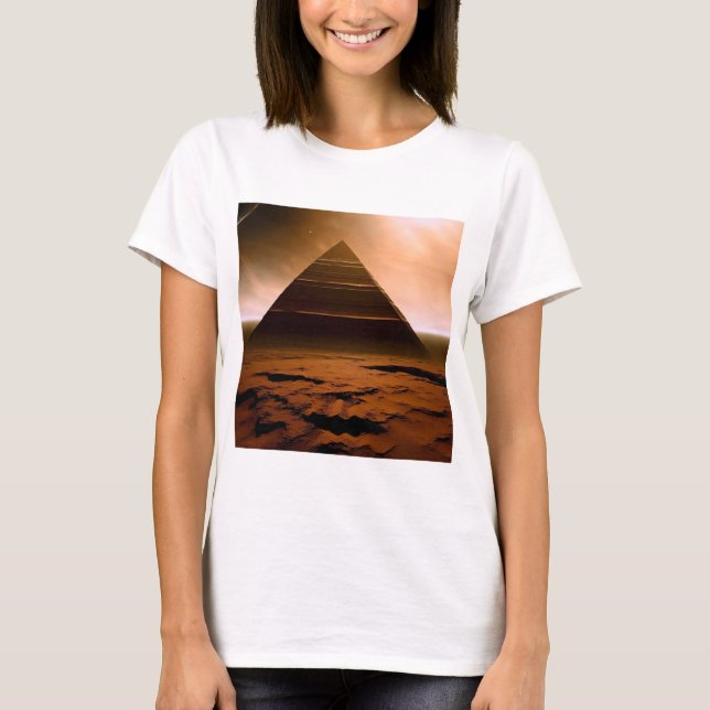 Die Pyramide des Roten Planeten T-Shirt (Vorderseite)