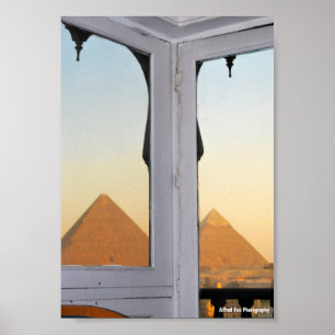 Die Pyramiden von Giza vom Hotel Pyramisa Poster