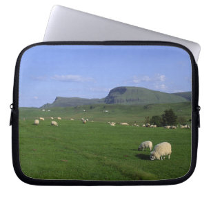 Die Quiraing-Berge, Insel Skye, Highlands, Laptopschutzhülle