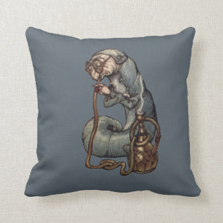 Die Raupe von Arthur Rackham Kissen