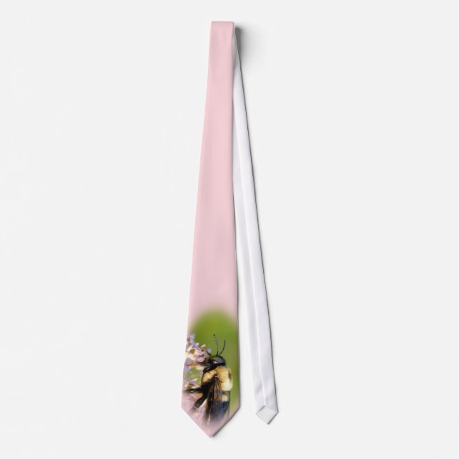 Die rosa Bienen-Krawatte, Krawatte (Vorderseite)