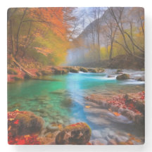 Die ruhige Landschaft der Herbstflüsse