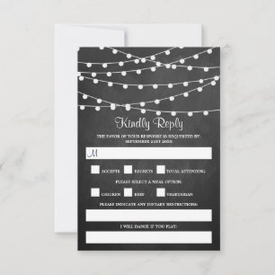 Die Saitenleuchten auf der Chalkboard-Hochzeitssam RSVP Karte