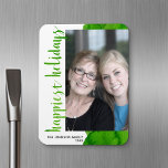Die schönsten Ferien Modernes Off Center 1 Foto Gr Magnet<br><div class="desc">Weihnachtsgrün - Verwenden Sie ein Foto,  um einen einzigartigen und trendigen fröhlichen Weihnachtsgrüßen mit einem fröhlichen und fröhlichen Aquarell zu machen. Dieses Design hat ein abstraktes Gefühl mit bemalten Elementen und einem handgeschriebenen Schriftart. Wenn Sie etwas bewegen möchten,  klicken Sie auf die Schaltfläche Anpassen,  um Änderungen vorzunehmen.</div>