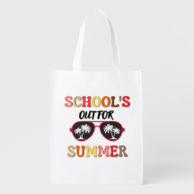 Die Schule ist im Sommer draußen