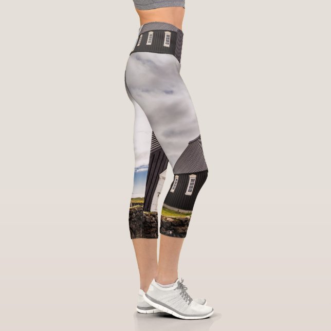 Die Schwarze Kirche Budir, Island Capri Leggings (Rechts)