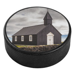 Die Schwarze Kirche Budir, Island Eishockey Puck
