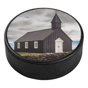 Die Schwarze Kirche Budir, Island Eishockey Puck