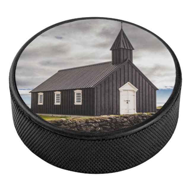 Die Schwarze Kirche Budir, Island Eishockey Puck (3/4)