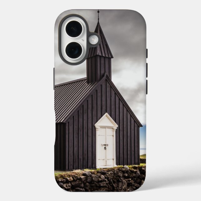 Die Schwarze Kirche Budir, Island iPhone 16 Hülle (Rückseite)