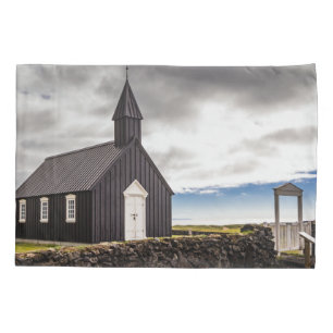 Die Schwarze Kirche Budir, Island Kissenbezug