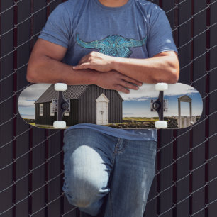 Die Schwarze Kirche Budir, Island Skateboard