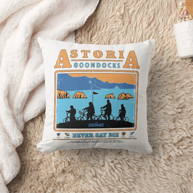 Die Silhouetten der Goonies über Astoria Goondocks Kissen (Decke)