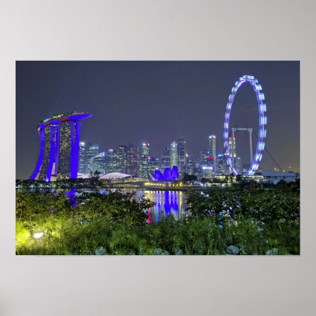 Die Skyline von Singapur nach Nacht Poster (Vorne)