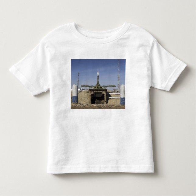 Die Sojus-Rakete wird in Position 6 errichtet Kleinkind T-shirt (Vorderseite)
