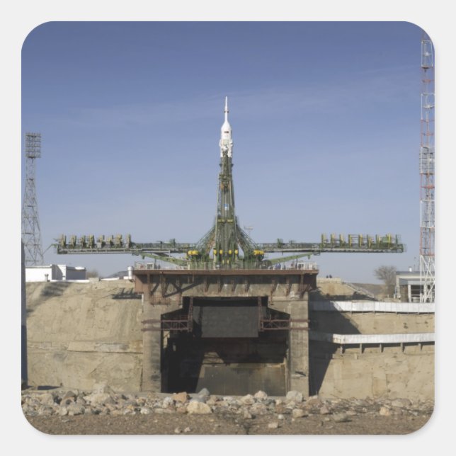 Die Sojus-Rakete wird in Position 6 errichtet Quadratischer Aufkleber (Vorderseite)