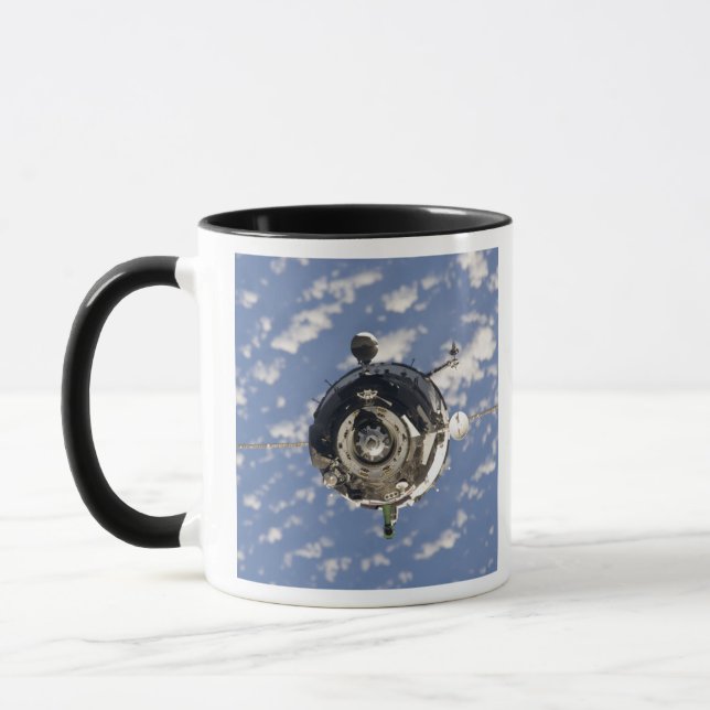 Die Sojus TMA-01M-Raumsonde Tasse (Links)