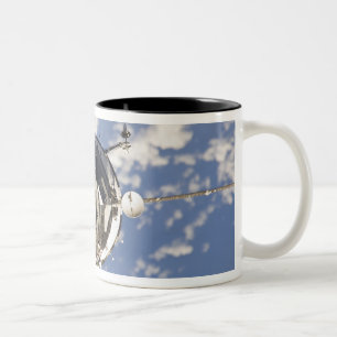 Die Sojus TMA-01M-Raumsonde Zweifarbige Tasse