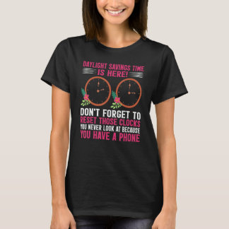 Die Sommerzeit ist hier die sonnige Sommersaison. T-Shirt