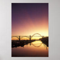 Die Sonne hinter der Newport Bridge, Oregon