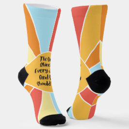Die Sonne leuchtet jeden Tag und so sollten Sie 2 Socken