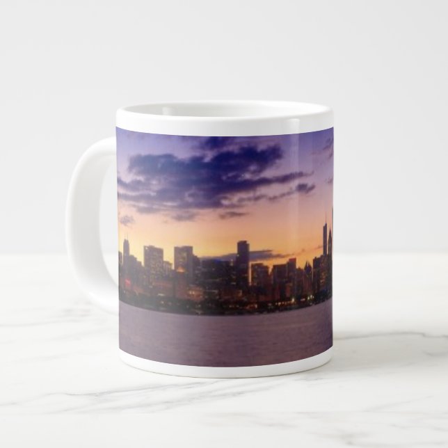 Die Sonne-Sets über dem Chicagoskyline Jumbo-Tasse (Vorderseite Links)
