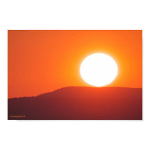 Die Sonne sitzt auf dem Berg