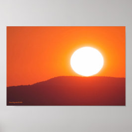 Die Sonne sitzt auf dem Berg Poster