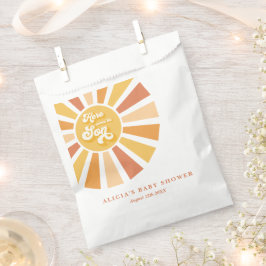 Die sonnengelbe Babydusche kommt hier. Geschenktütchen