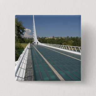Die Sonnenuhrbrücke bei Turtle Bay Button