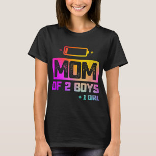 Die sonnige Mama von 2 Jungen 1 Mädchen mit niedri T-Shirt
