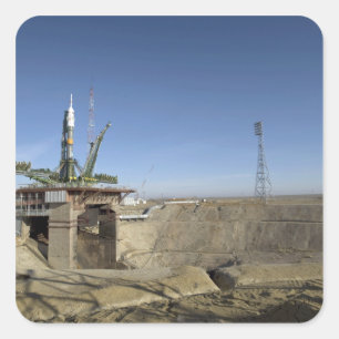 Die Soyuz Rakete wird in Position 5 aufgerichtet Quadratischer Aufkleber