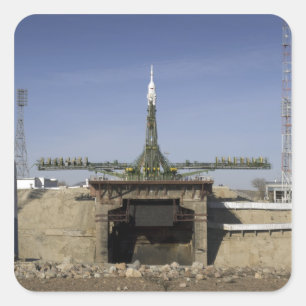 Die Soyuz Rakete wird in Position 6 aufgerichtet Quadratischer Aufkleber