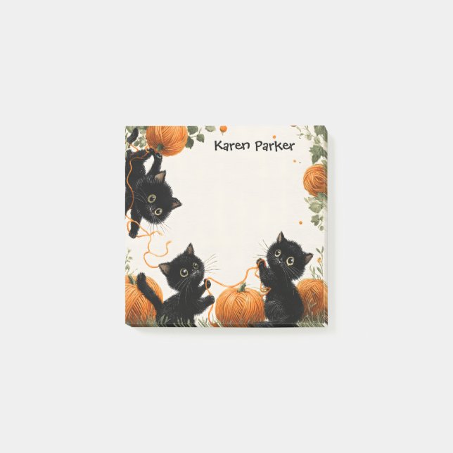 Die spielerische schwarze Katze mit Pumpkin-Inspir Post-it Klebezettel (Vorderseite)