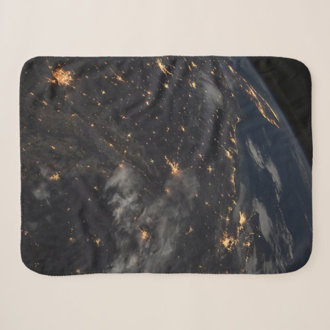 Die Stadt beleuchtet nachts auf der Erde Sherpadecke (Vorderseite (Horizontal))