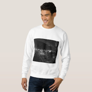 "Die Stadt, die" Crewneck Sweatshirt schläft