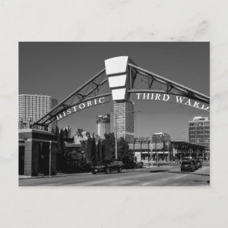 Die Stadt Milwaukee liegt in der Nähe von Milwauke Postkarte