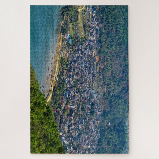 Die Stadt Pokhara in Nepal (Vertikal)