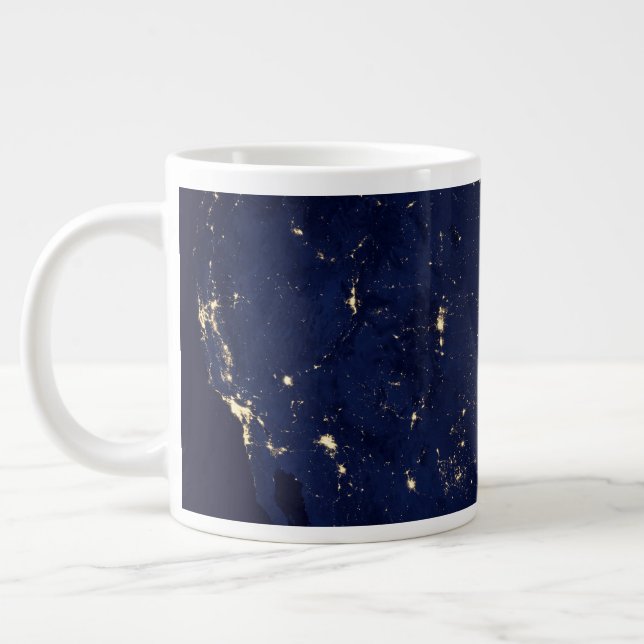 Die Stadtbeleuchtung der Staaten nachts. Jumbo-Tasse (Links)