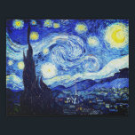 Die Starrnacht von Van Gogh Künstlicher Leinwanddruck<br><div class="desc">Das Ölgemälde des niederländischen Meisters Vincent Van Gogh (1853-1890), wahrscheinlich sein berühmtestes Gemälde, malte Van Gogh 1889 aus dem Gedächtnis die "Starry Night", während er sich in einem Asyl in Frankreich aufhielt, wo er sich auf Depressionen einließ.Die Szene zeigt den Blick aus seinem Schlafzimmerfenster. Im Gemälde befinden sich der Mond,...</div>